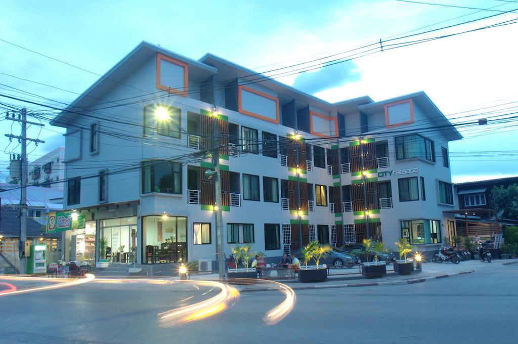 City Ratsada Lampang Exterior foto